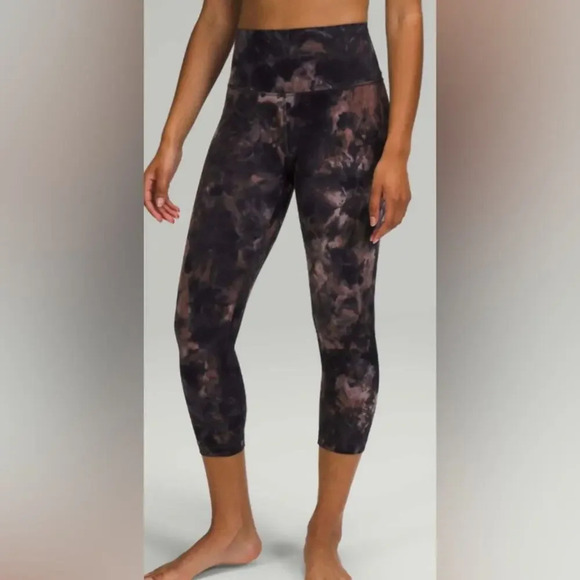 Lululemon Align Crop Diamond Dye Pink Pastel Size 4 - Picture 2 of 7